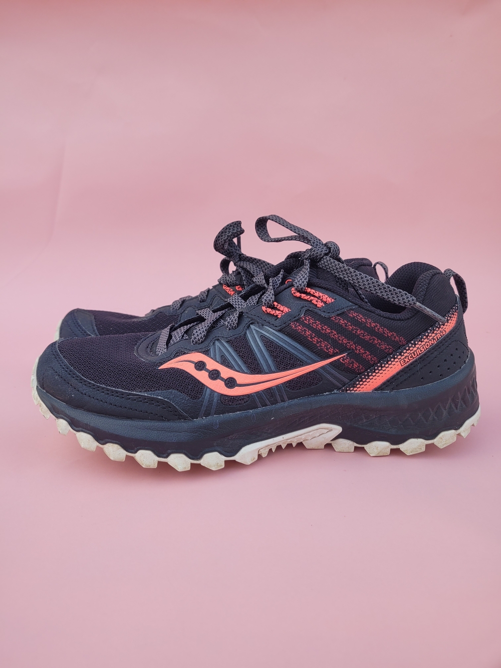 Saucony Women's EXCURSION Trail Runners Black And Pink